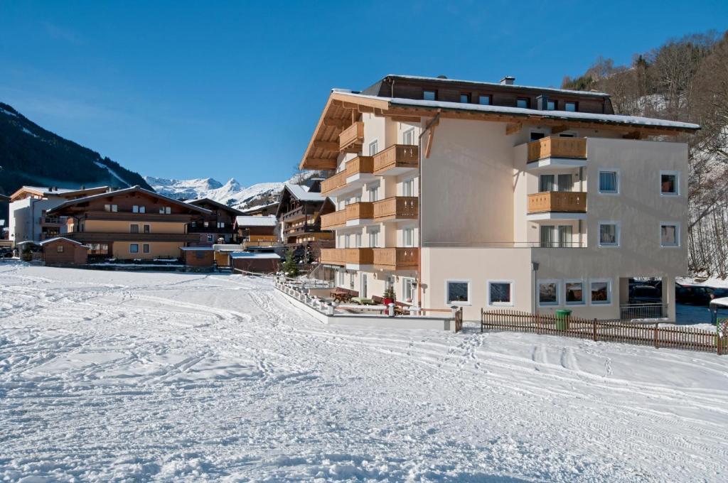 Hotel Schachner Saalbach-Hinterglemm Exterior photo