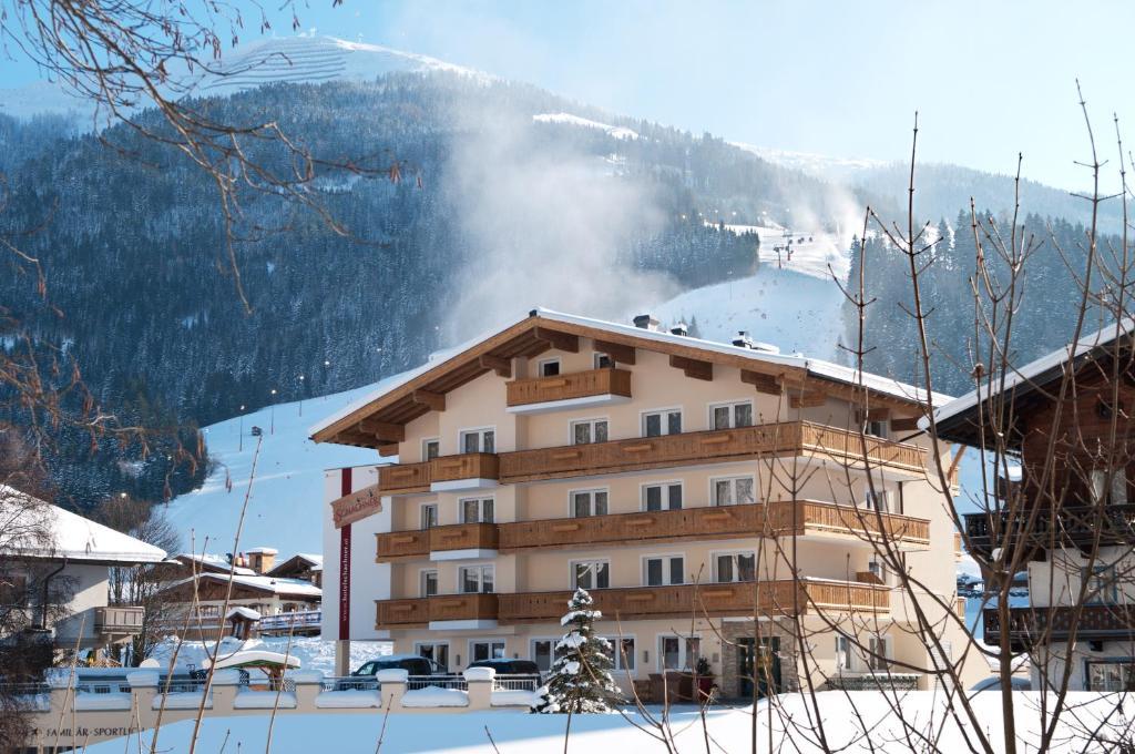 Hotel Schachner Saalbach-Hinterglemm Exterior photo